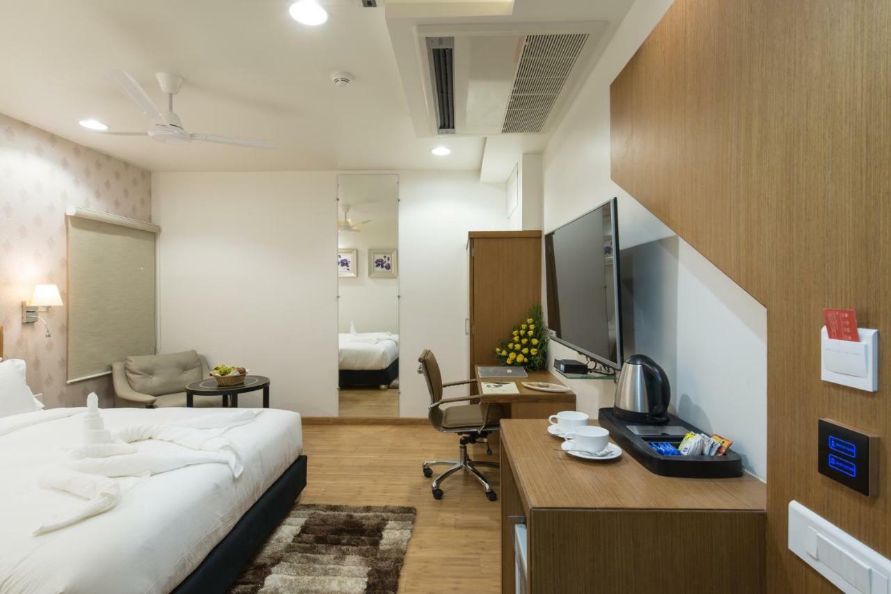Hotel Atishay Bhopal Exterior foto