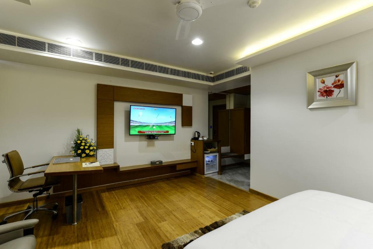 Hotel Atishay Bhopal Exterior foto